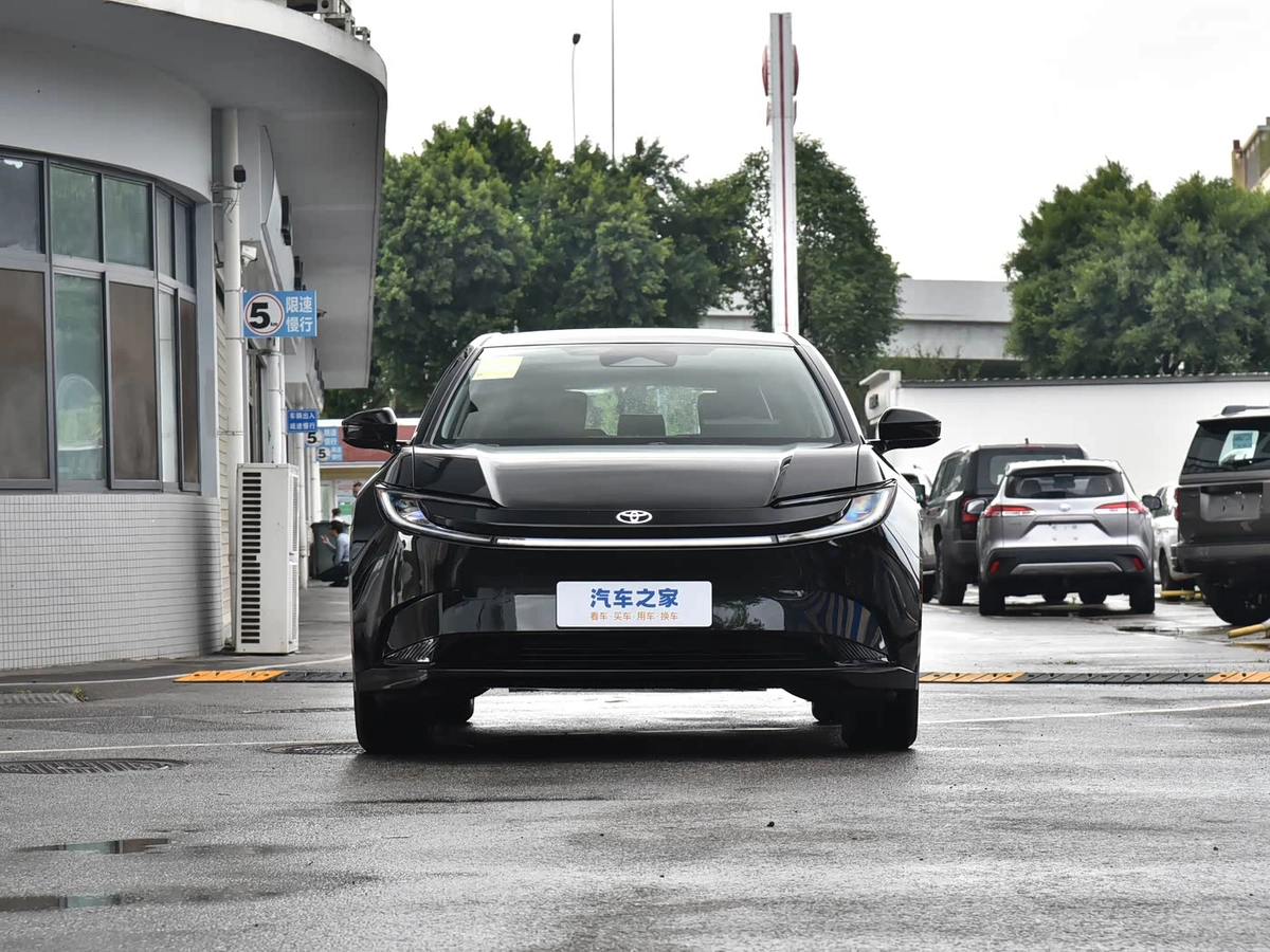 Toyota bZ5 Electro AT