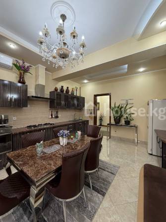 Дом, 6 и более комнат, 400 м2