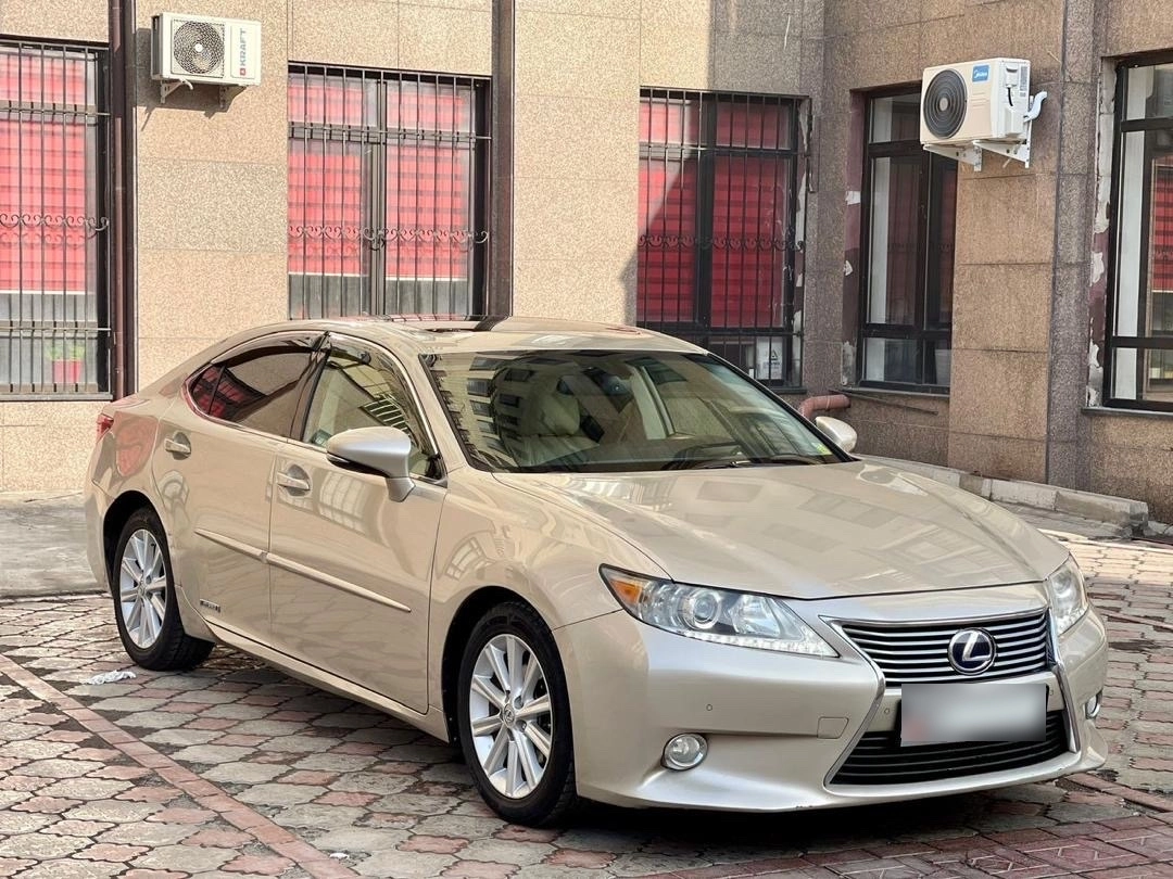 Lexus ES VI 300h 2.5hyb CVT