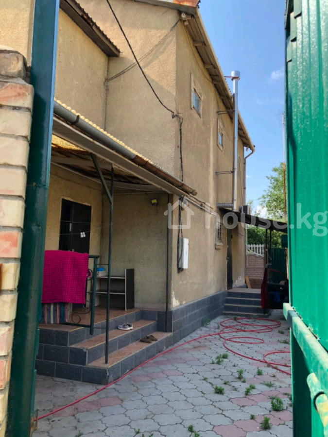 Дом, 6 и более комнат, 230 м2