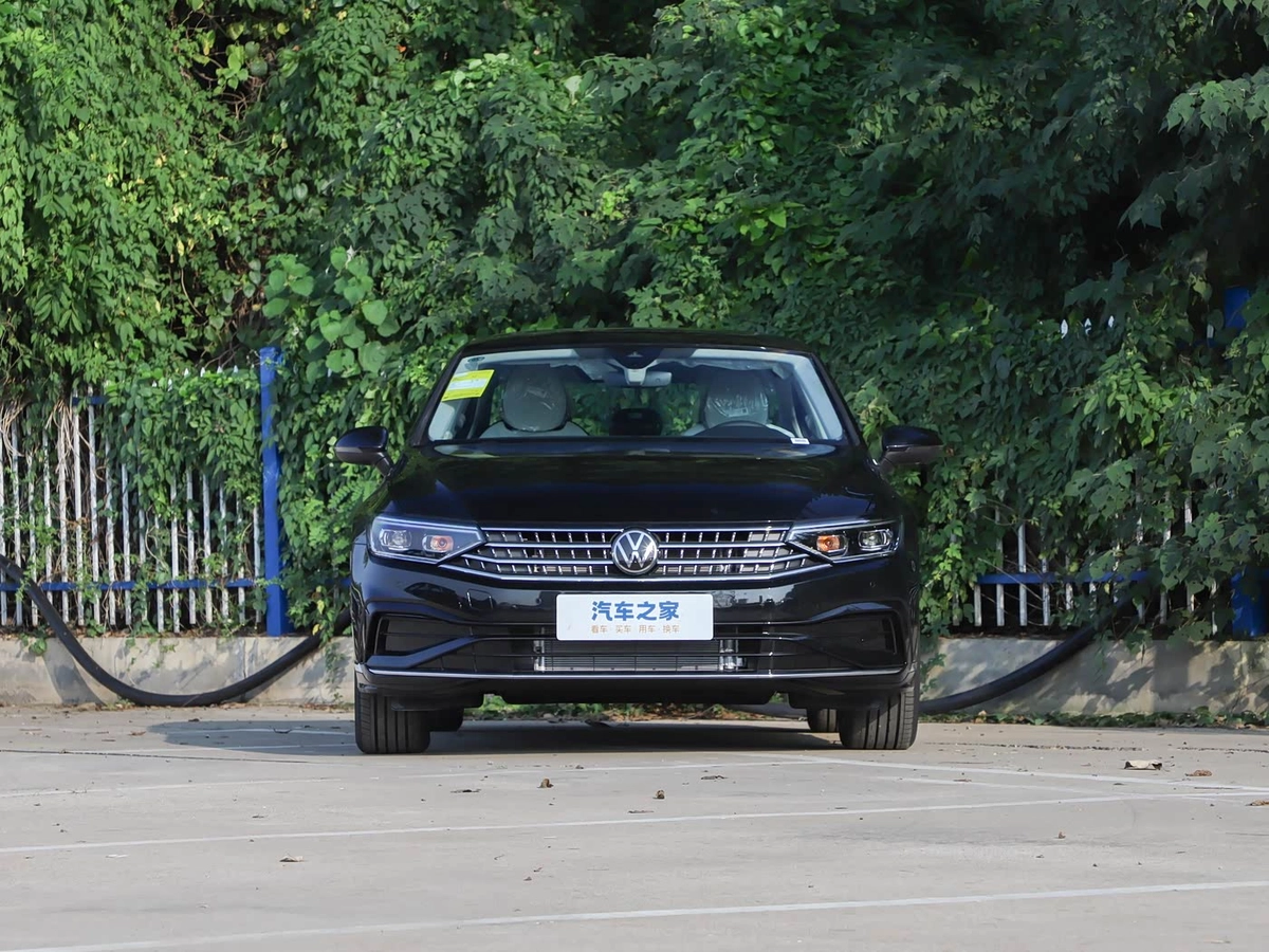 Volkswagen Magotan B9 1.5 AMT