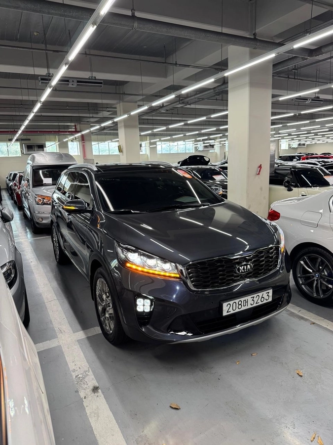 Kia Sorento III Prime Рестайлинг 2.2d AT 4WD