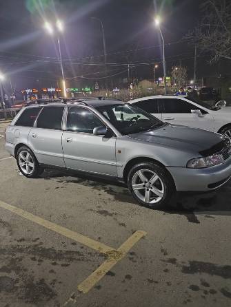 Audi A4 I (B5) 1.8 MT