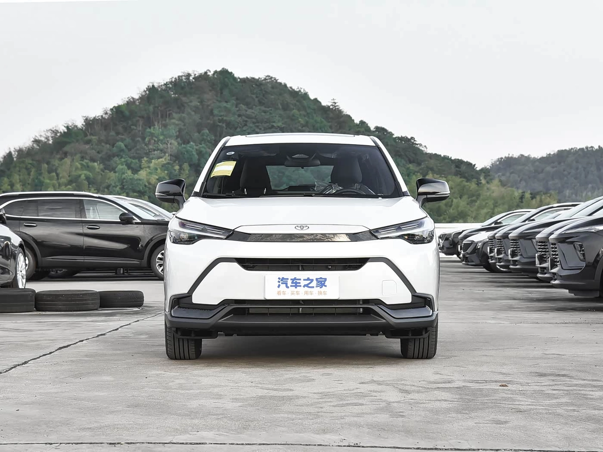 Открыть фото Toyota Frontlander 2.0 CVT