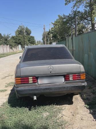 Mercedes-Benz 190 (W201) Mercedes-Benz 190 (W201) 2.0d MT