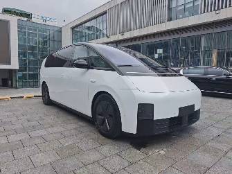LiXiang Mega 102.7 kWh Electro AT 4WD