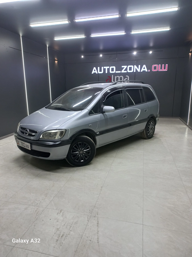 Открыть фото Opel Zafira A Рестайлинг 1.6 MT