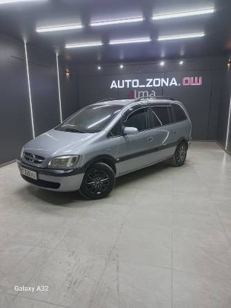 Opel Zafira A Рестайлинг 1.6 MT