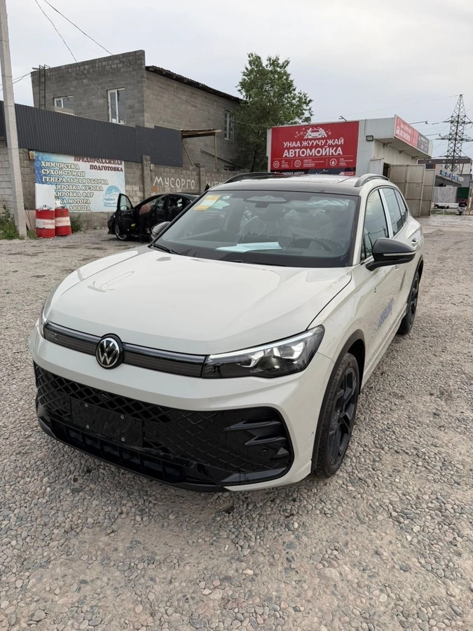 Volkswagen Tiguan III (China Market) 2.0 AMT 4WD
