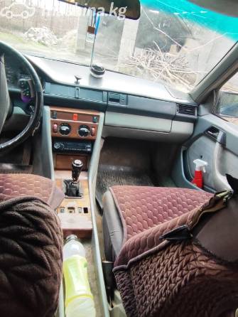 Mercedes-Benz W124 250 2.5d MT