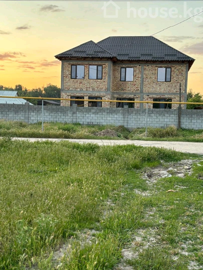 Дом, 6 и более комнат, 200 м2