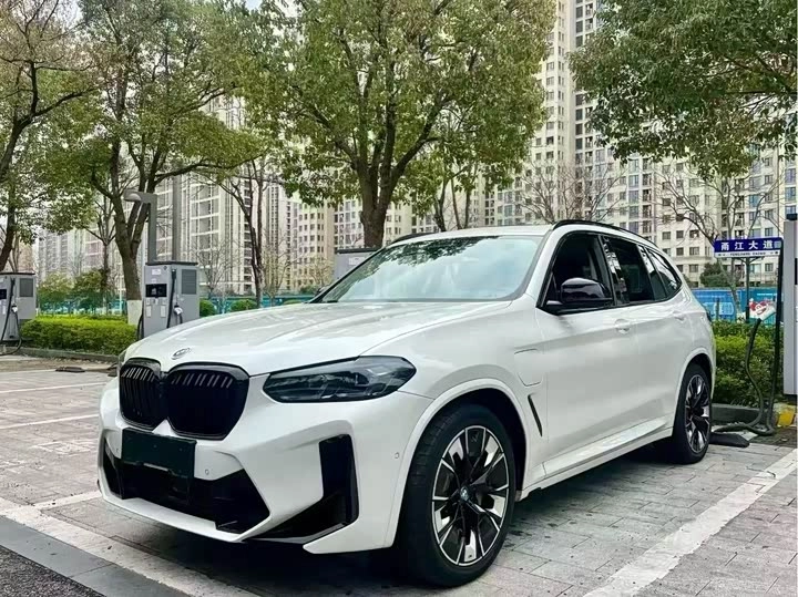 Открыть фото BMW iX3 I (G08) Рестайлинг Electro AT