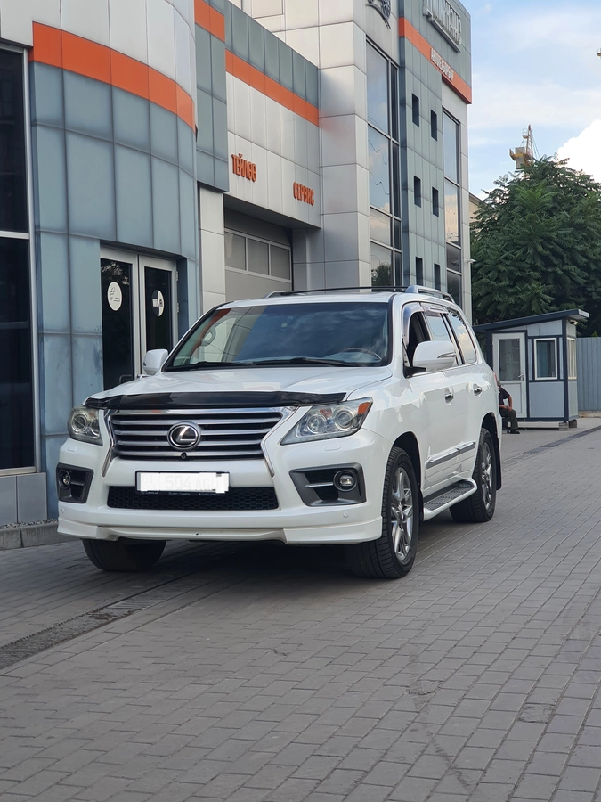 Lexus LX III Рестайлинг 570 5.7 AT 4WD