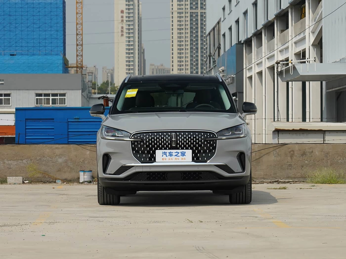 Открыть фото Lincoln Aviator II 3.0 AT 4WD