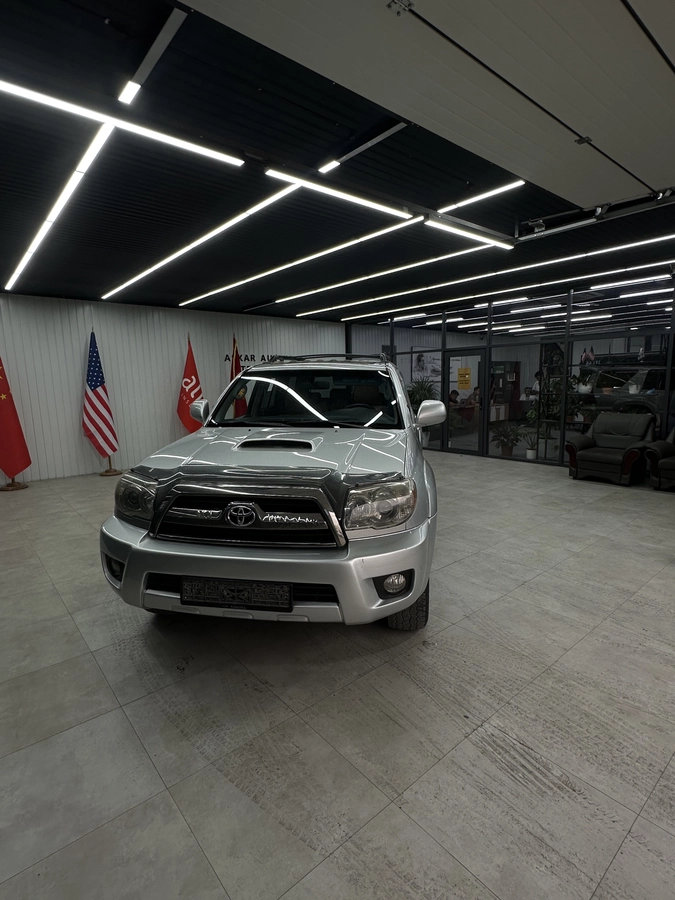 Открыть фото Toyota 4Runner IV Рестайлинг 4.0 AT 4WD