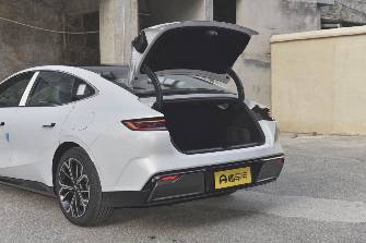 Geely Galaxy E8 665 Electro AT
