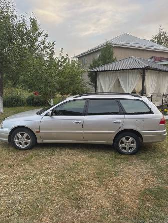 Toyota Avensis I Рестайлинг 1.8 MT