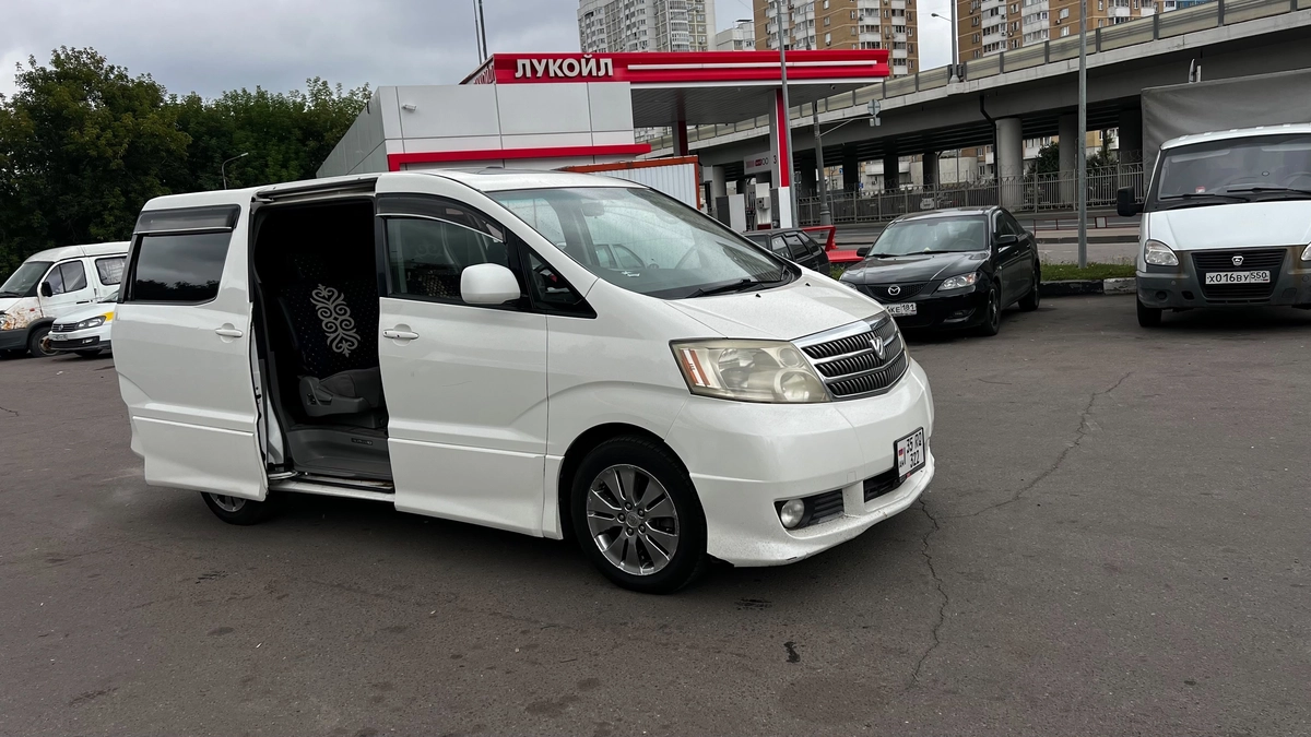 Открыть фото Toyota Alphard I 3.0 AT