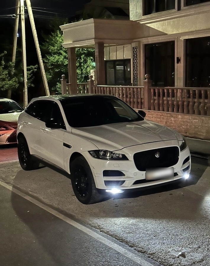 Jaguar F-Pace I 2.0d AT 4WD