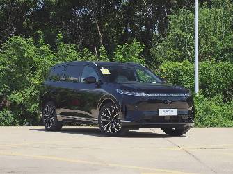 Dongfeng eπ 008 82.28 kWh 1.5hyb AT 4WD