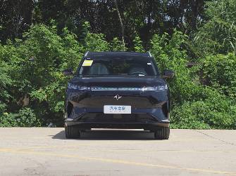 Dongfeng eπ 008 82.28 kWh 1.5hyb AT 4WD