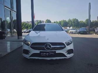Mercedes-Benz A-Класс IV (W177) 180 1.3 MT