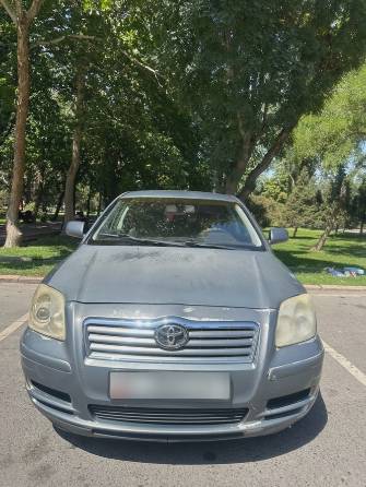 Toyota Avensis II 1.8 MT
