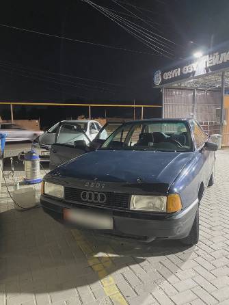 Audi 80 IV (B3) 1.8 MT