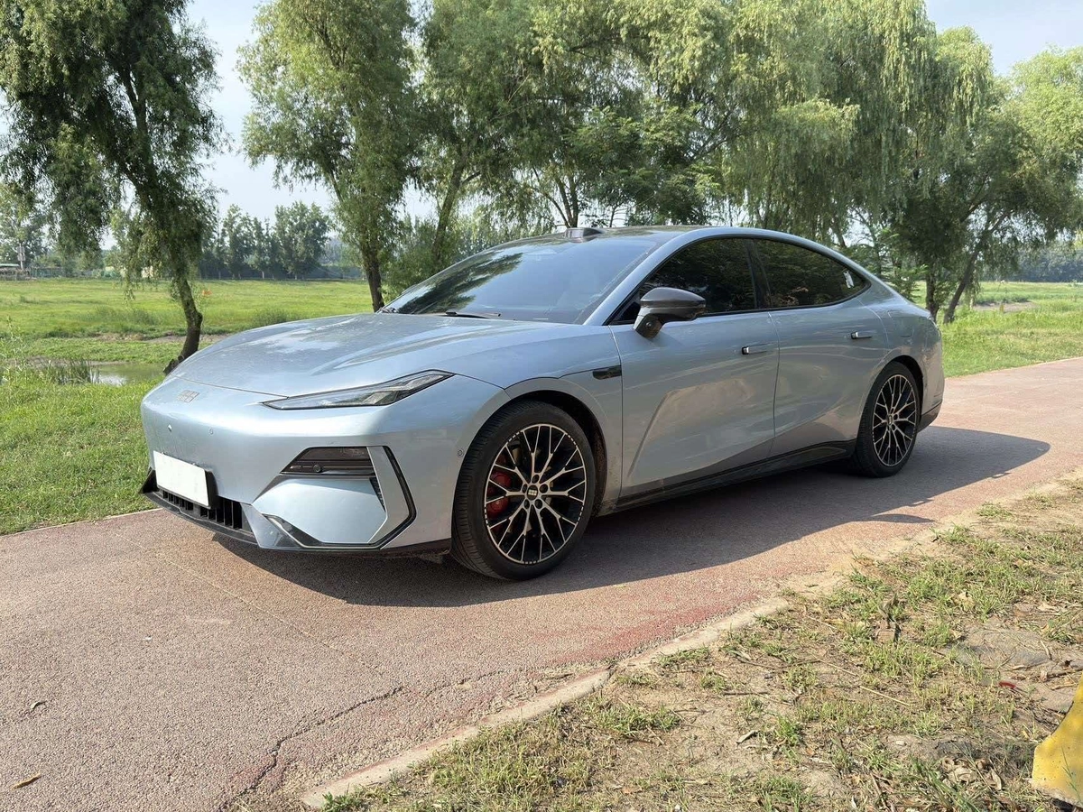Geely Galaxy E8 620 Electro AT 4WD