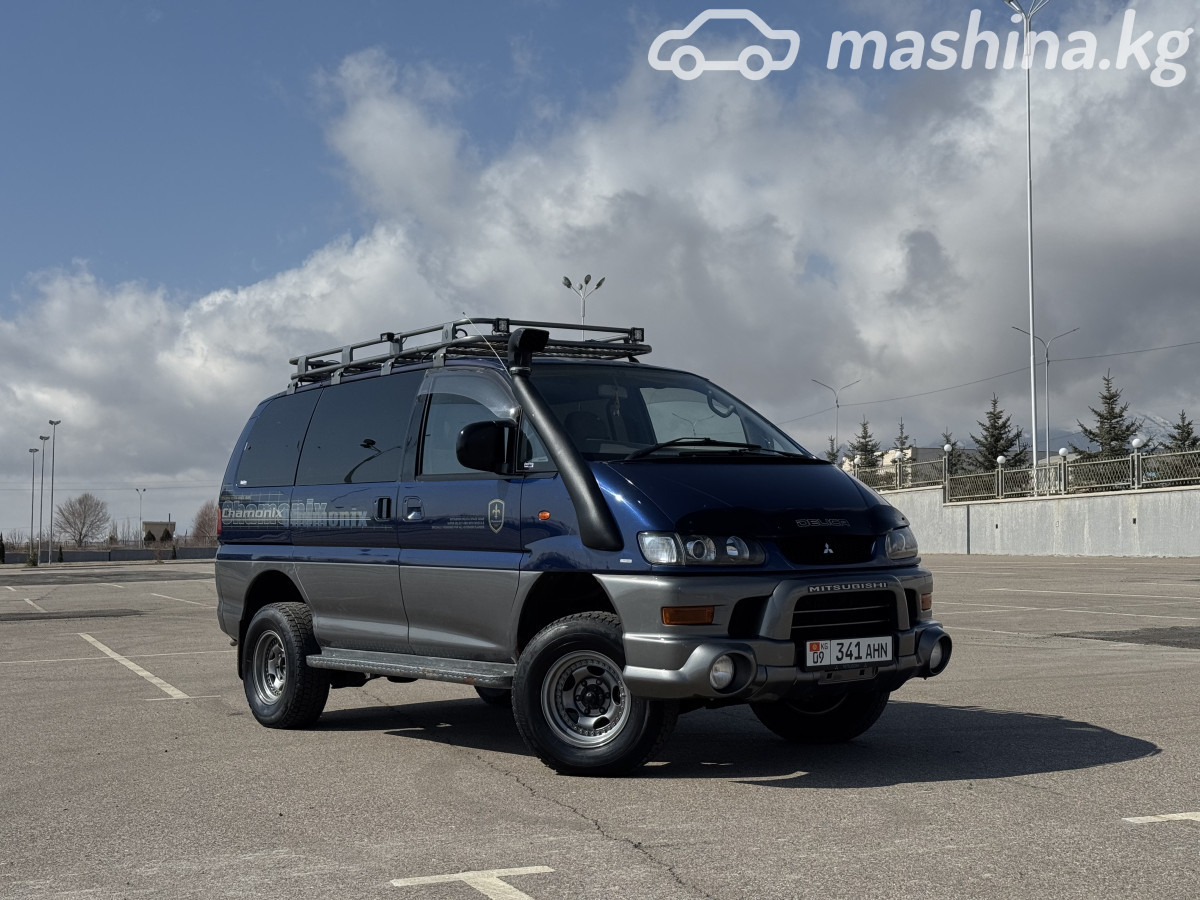 Открыть фото Mitsubishi Delica IV 3.0 AT 4WD
