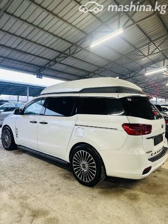 Kia Carnival III 2.2d AT