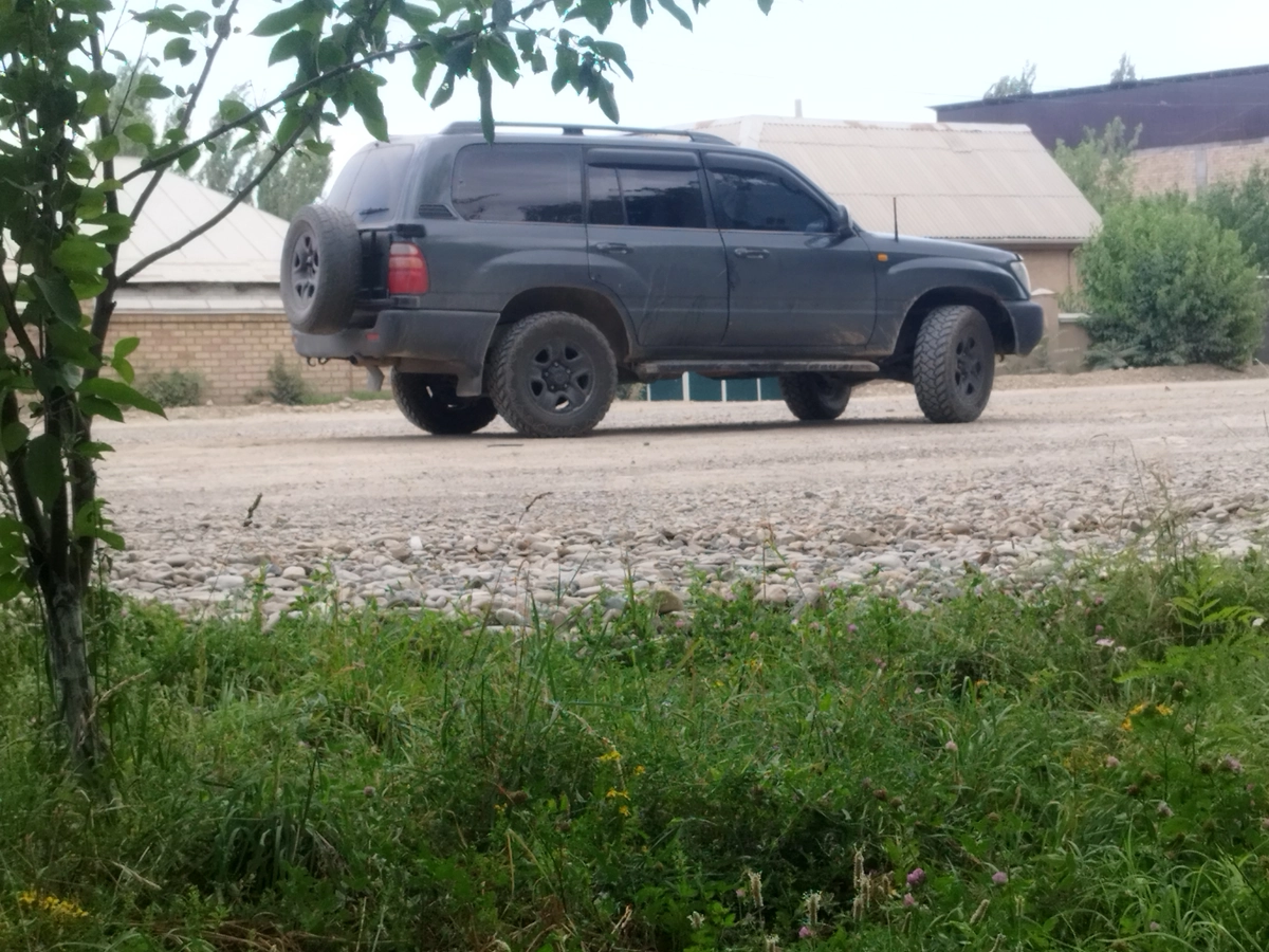 Открыть фото Toyota Land Cruiser 100 Series 105 4.5 MT 4WD