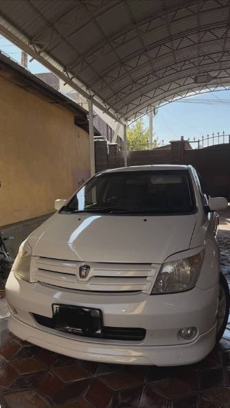 Toyota Ist I 1.5 AT 4WD