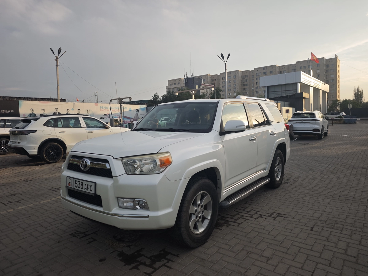 Открыть фото Toyota 4Runner V 4.0 AT 4WD