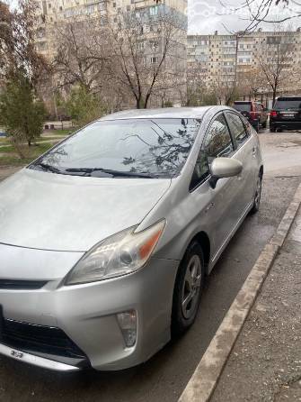 Toyota Prius III (XW30) 1.8hyb AT