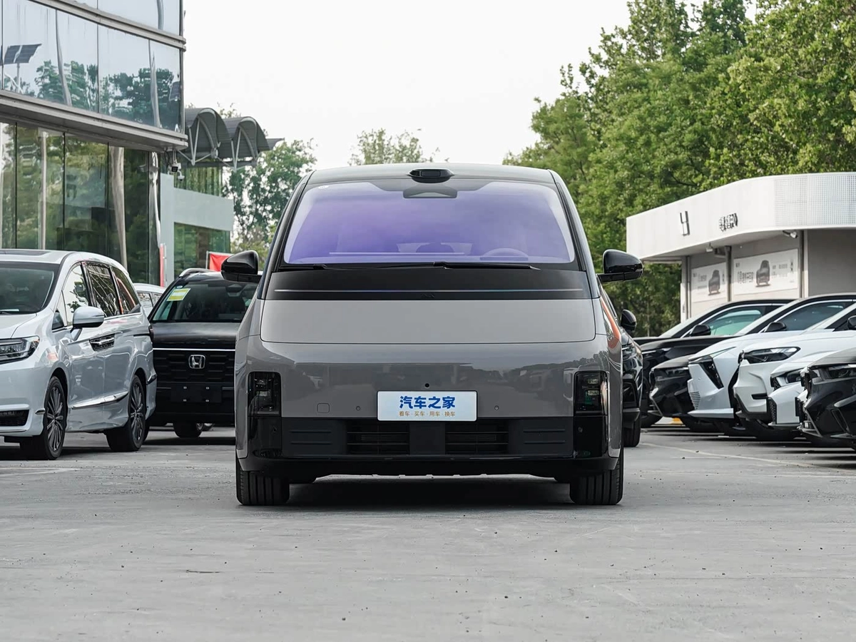 LiXiang Mega 102.7 kWh Electro AT 4WD