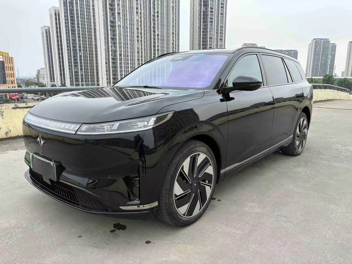 Dongfeng eπ 008 82.28 kWh 1.5hyb AT 4WD