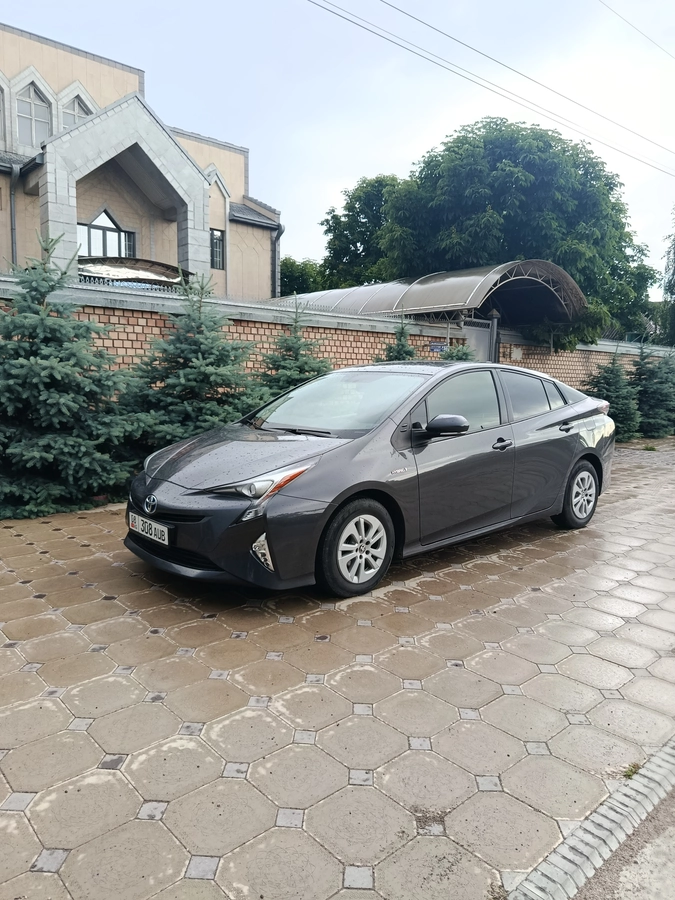 Открыть фото Toyota Prius IV (XW50) 1.8hyb CVT