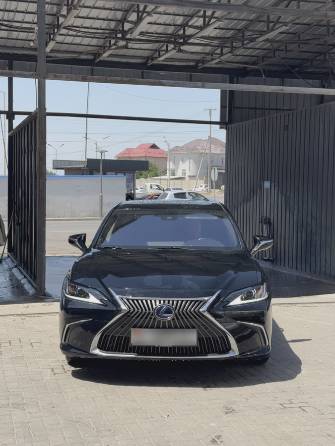 Lexus ES VII 300h 2.5hyb CVT