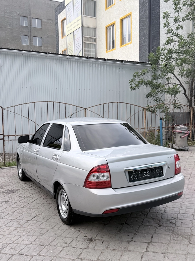 ВАЗ (Lada) Priora I Рестайлинг 1.6 MT