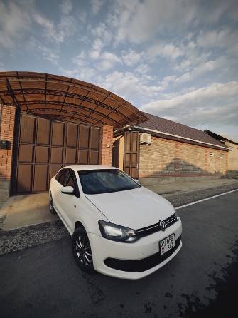 Volkswagen Polo V 1.6 AT