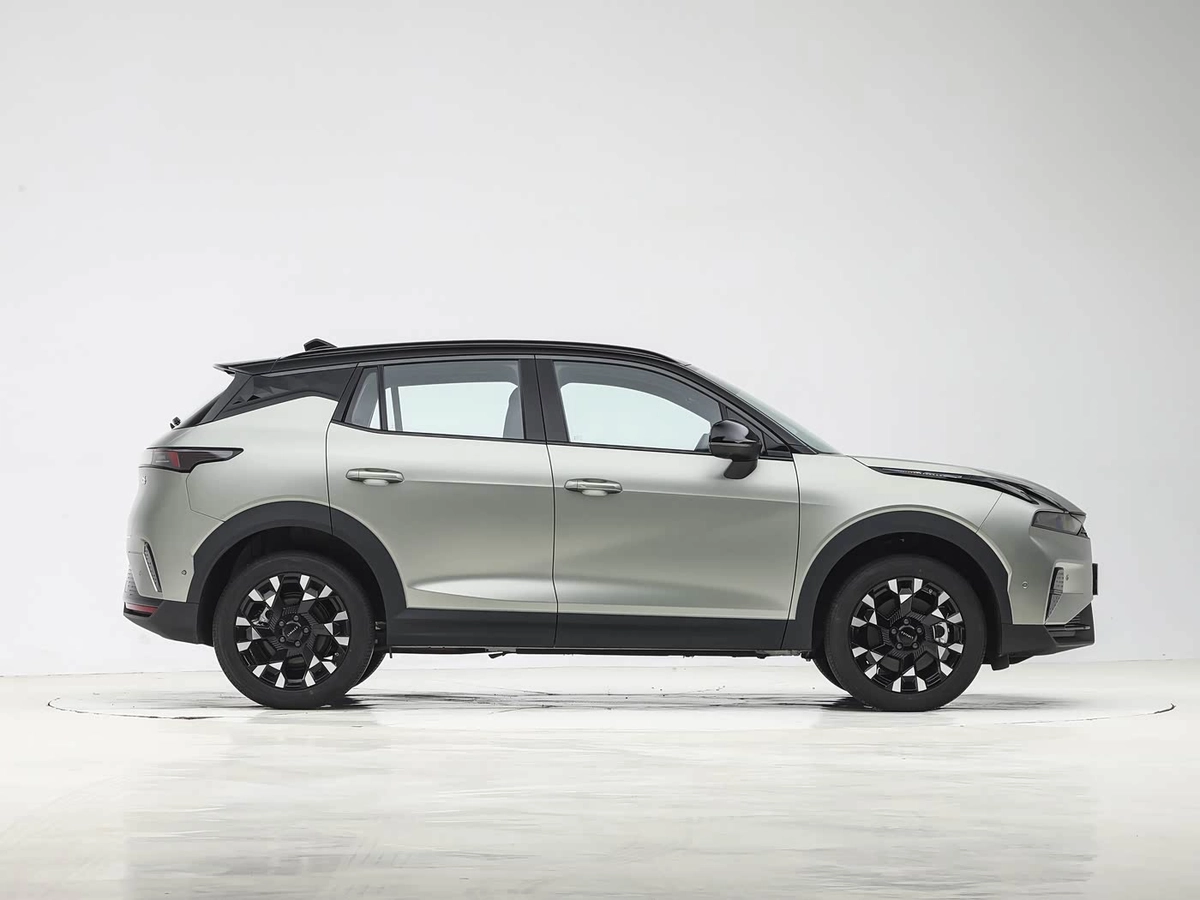 Lynk & Co 6 Lynk & Co 06 I Рестайлинг 1.5 AMT