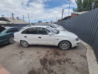 Toyota Carina VI (T190) E 1.8 MT