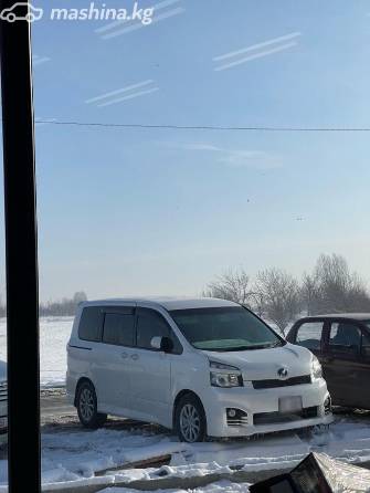 Toyota Voxy II (R70) Рестайлинг 2.0 CVT 4WD
