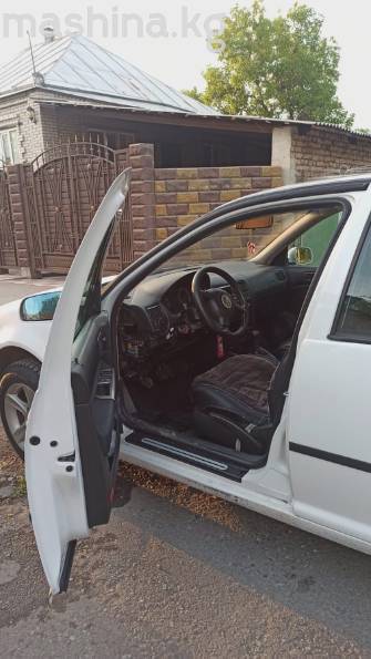Volkswagen Bora 1.6 MT