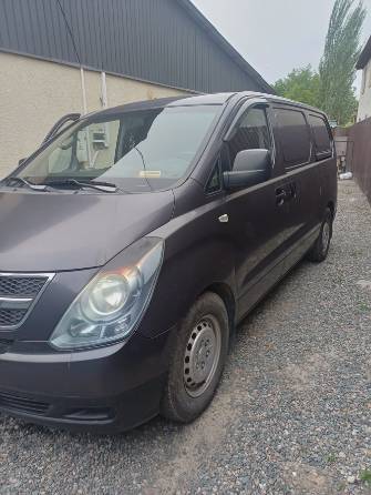 Hyundai Starex (H-1) Hyundai Starex (H-1) II 2.5d MT