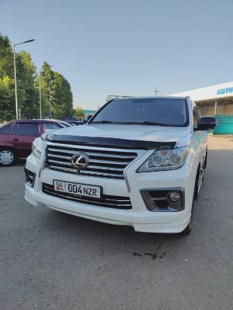 Lexus LX III 570 5.7 AT 4WD