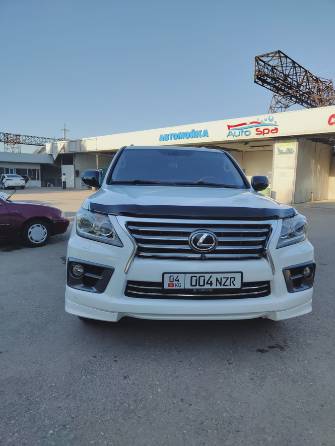 Lexus LX III 570 5.7 AT 4WD