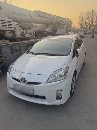 Toyota Prius III (XW30) 1.8hyb AT