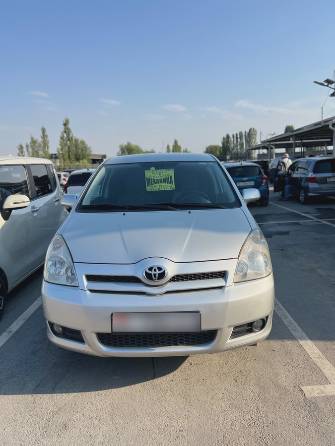 Toyota Corolla Verso I Рестайлинг 1.8 MT